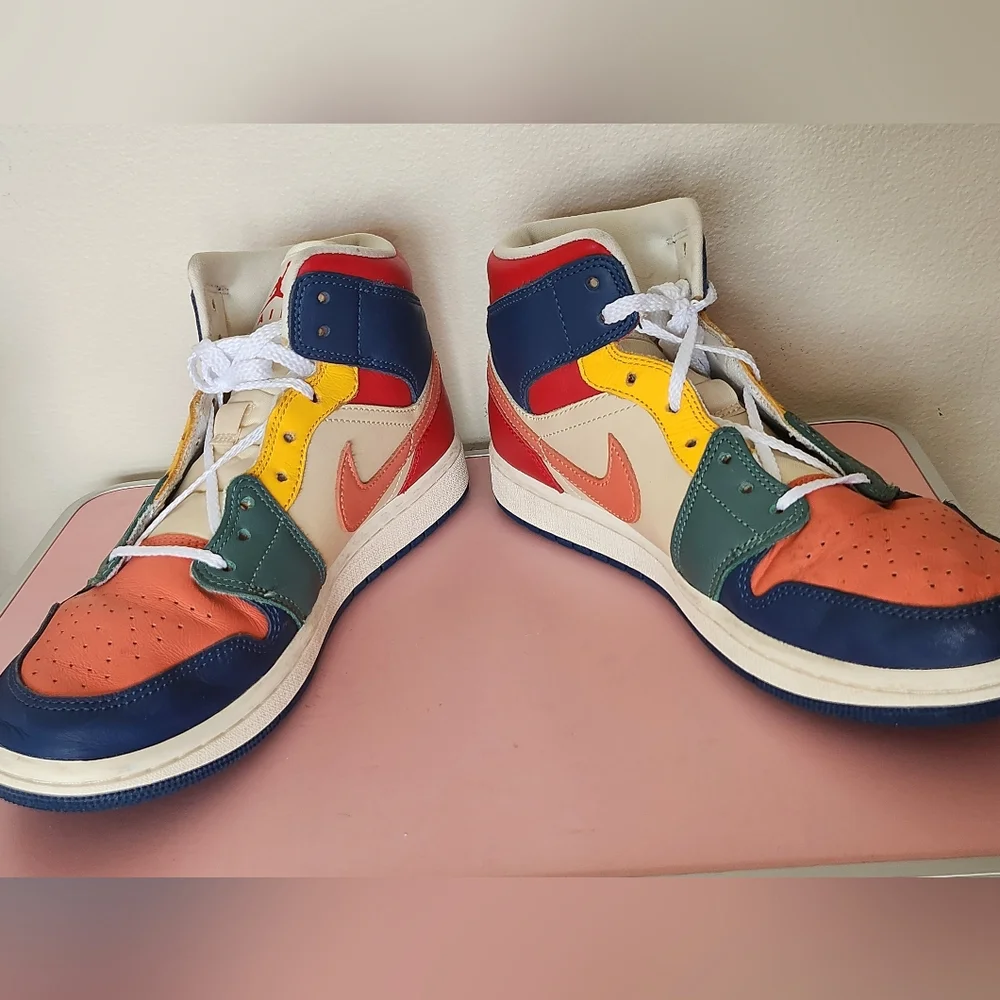 Nike Air Jordan Retro 1 Mid SE Multicolor Sneakers Size 9